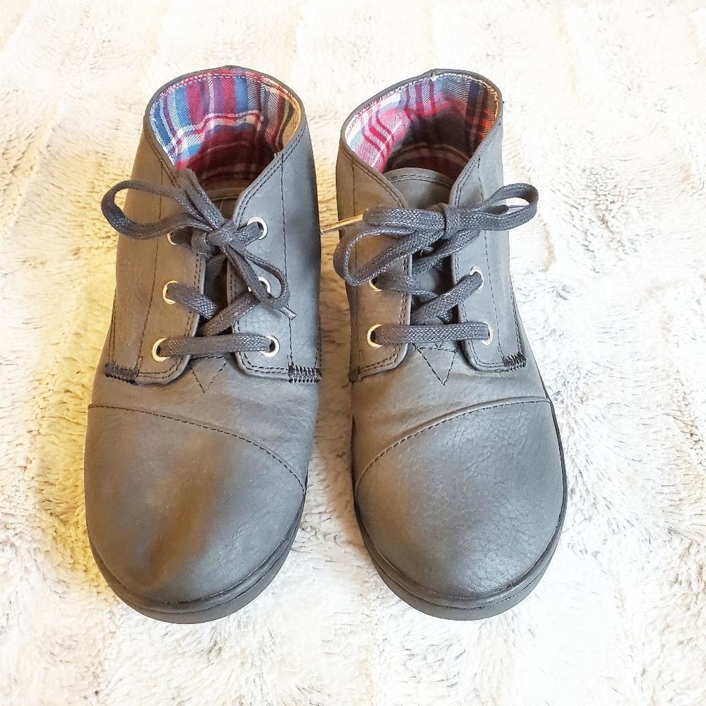 Toms Lace Up Black Shoes | Y4